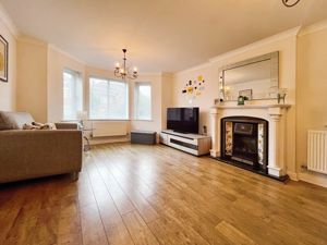 Living room- click for photo gallery
